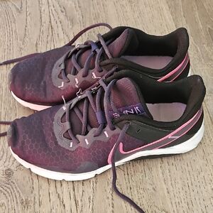 Nike Women's Purple and Pink Sneakers